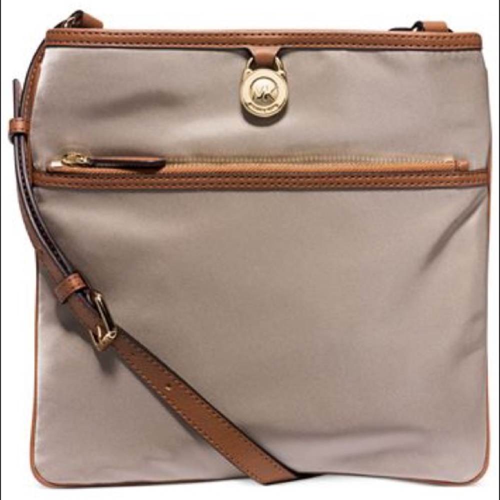 Michael Kors Kempton small crossbody bag - Picture 5 of 5